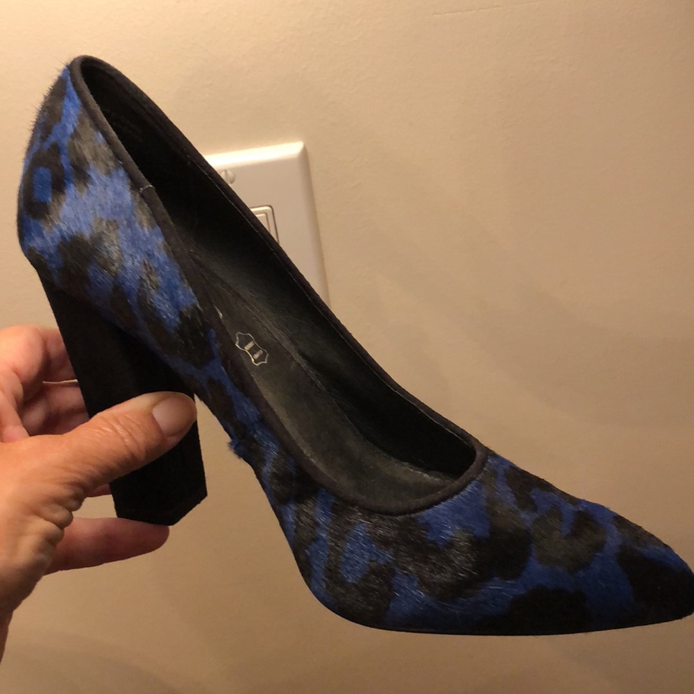 Sz6 pony hair style leather square heel pump